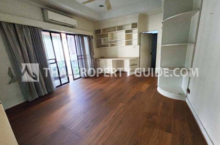 House with Shared Pool in Nichada Thani 
